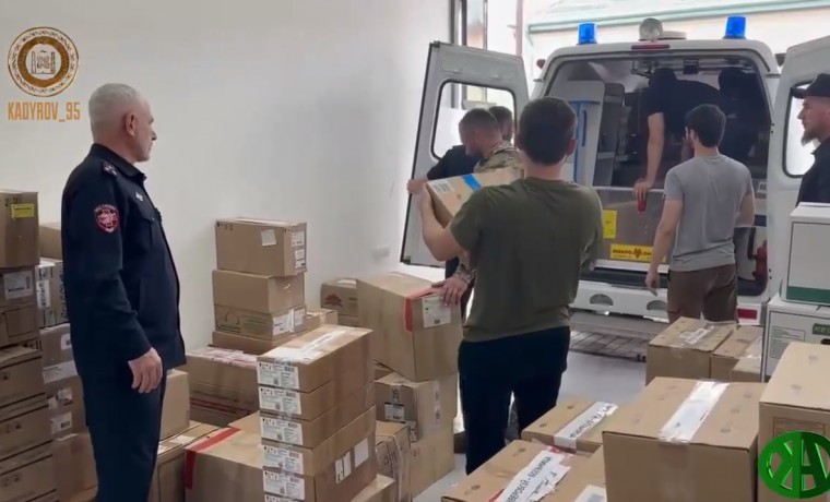 Крупную партию гуманитарного груза от РОФ им. А.-Х. Кадырова получили бойцы спецназа «АХМАТ»