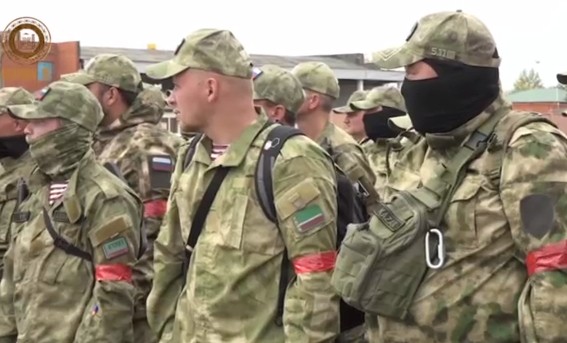 Одна из многочисленных групп добровольцев отправилась из Грозного в зону проведения СВО