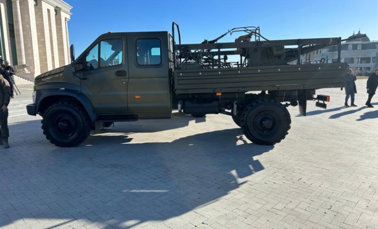 Рамзан Кадыров ознакомился с первыми автомобилями для военных нужд «Джихад-машина»