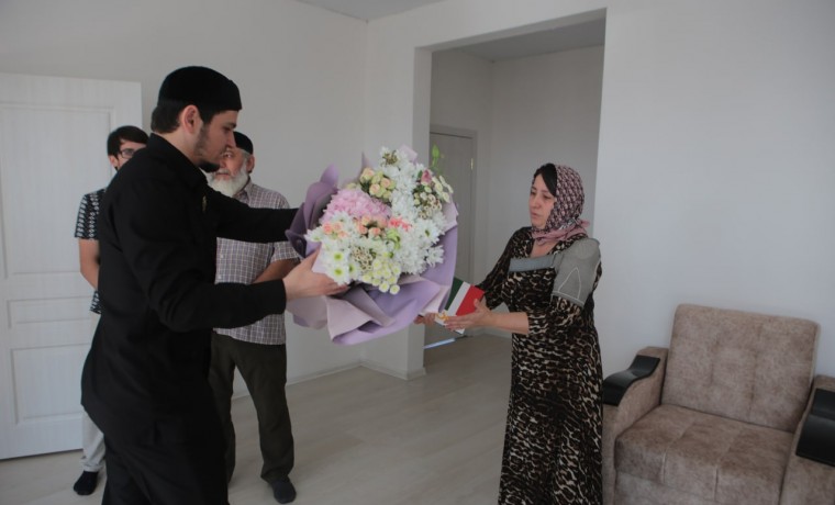 98 нуждающихся семей ЧР получили дома в честь 71-й годовщины со дня рождения А.-Х. Кадырова