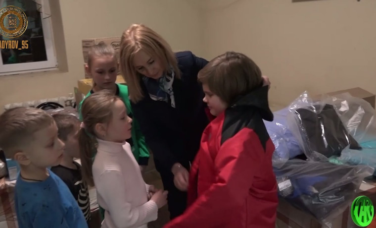 РОФ им. А.-Х. Кадырова оказал гуманитарную помощь беженцам из Донбасса