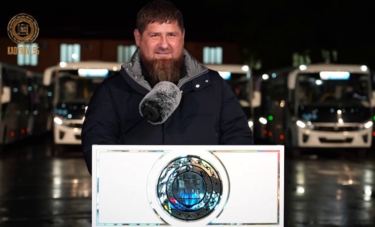 Рамзан Кадыров принял участие в церемонии обновления парка общественного транспорта в субъектах РФ