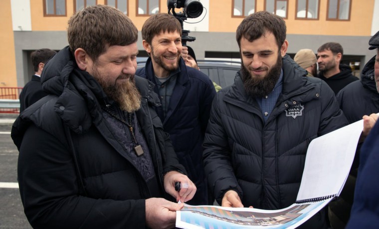 Рамзан Кадыров посетил площадки строительства объектов энергокомплекса