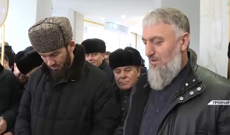 Депутаты присоединились к акции &quot;Дари добро вместе с Айшат&quot;