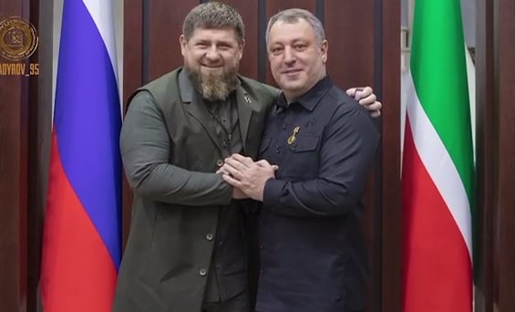 Рамзан Кадыров поздравил Бекхана Таймасханова с присуждением высокой награды