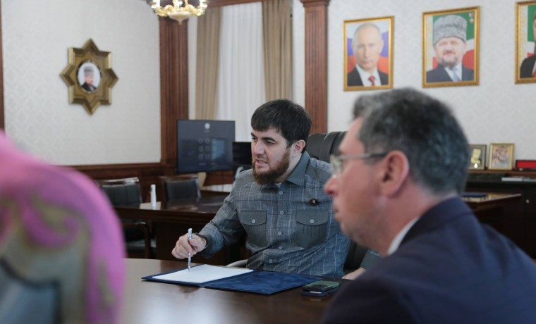 Сулейман Лорсанов провёл внеплановое совещание с аппаратом Министерства здравоохранения ЧР