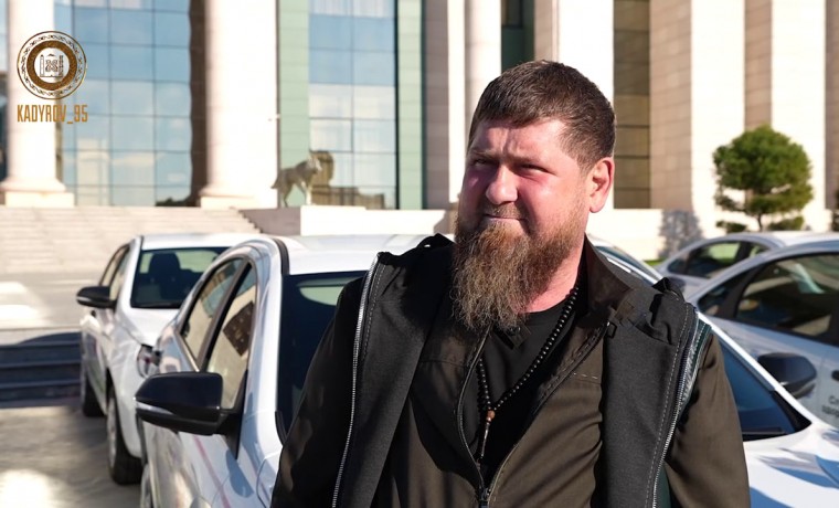 Рамзан Кадыров передал 76 единиц специального автотранспорта Минздраву ЧР