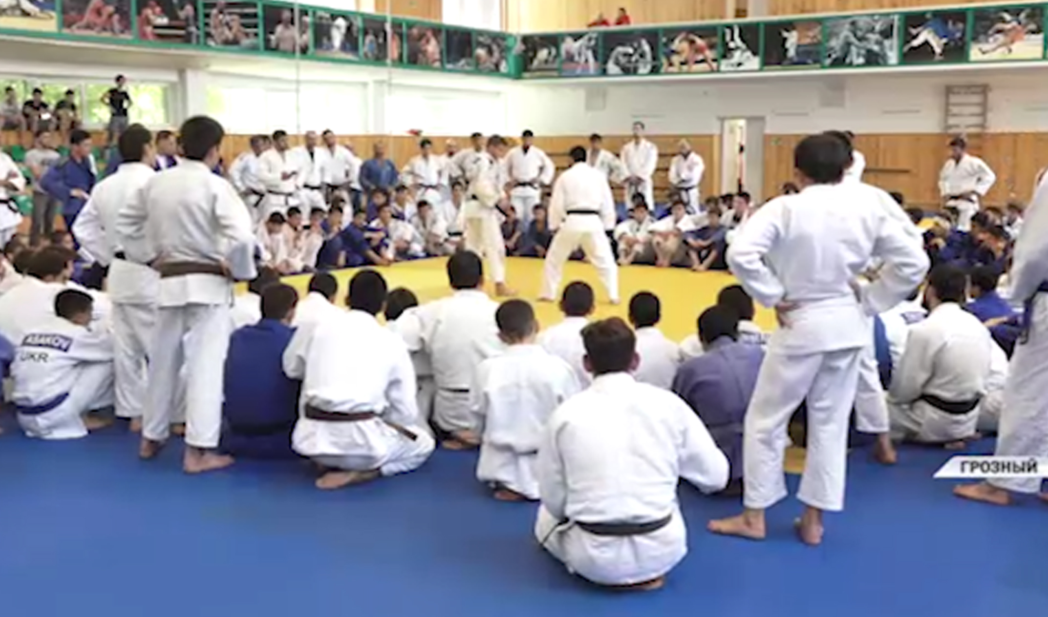 Известные спортсмены Арсен Галстян  и Камал Хан-Магомедов провели мастер-класс в Грозном