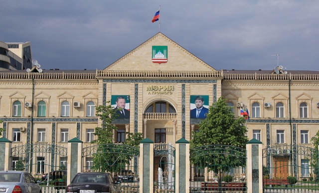 Семья Висаитовых из Грозного получила ключи от нового дома