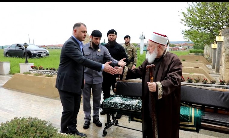 Президент Южной Осетии почтил память Первого Президента ЧР Ахмата-Хаджи Кадырова