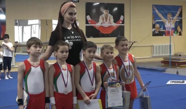 В Астрахани прошел турнир по спортивной гимнастике «Весенние ласточки»