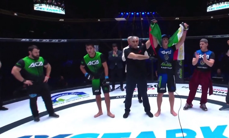 Эли Кадыров одержал победу в дебютном бою в ММА