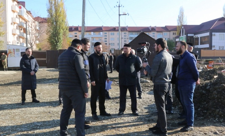 В Грозном строится комплекс из мечети и многоквартирного жилого дома площадью 18 тысяч кв. метров