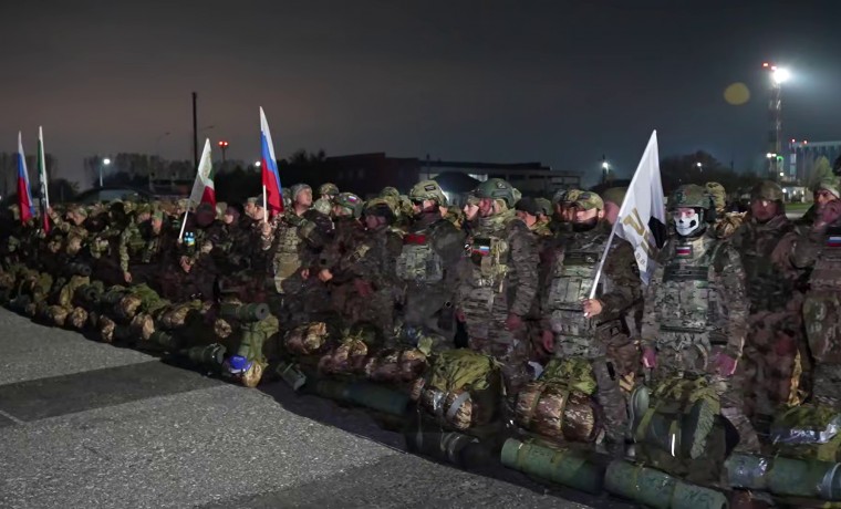 Очередная группа добровольцев отправилась из аэропорта Грозного в зону СВО
