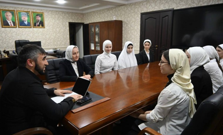 Зелимхан Ахматов встретился с победителями муниципального этапа всероссийской олимпиады