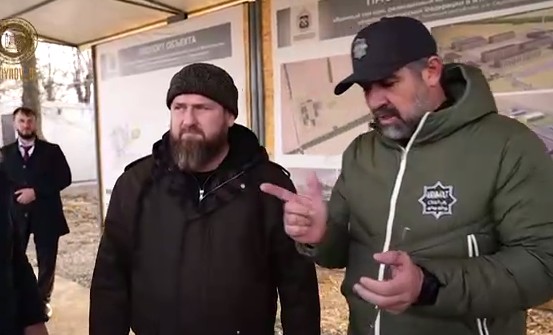 Рамзан Кадыров посетил строительную площадку будущего военного городка в селе Серноводское