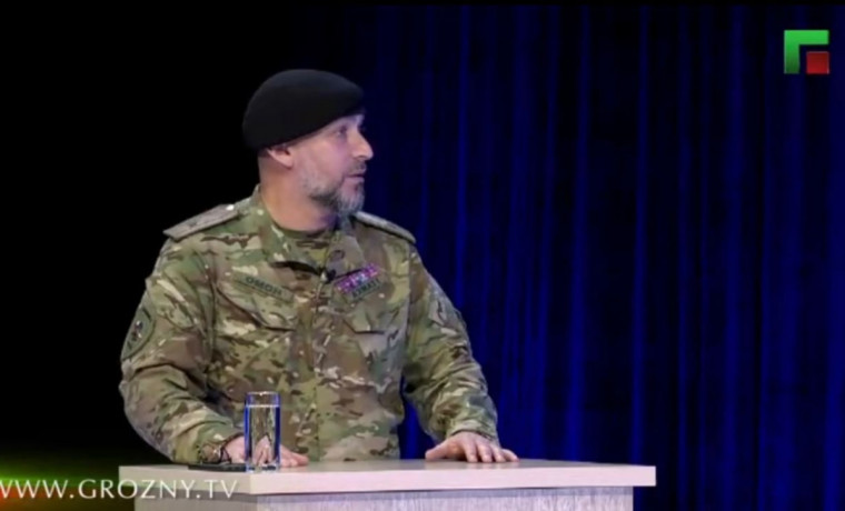 Офицер ОМОН «АХМАТ-1» принял участие в ток-шоу на ЧГТРК «Грозный»