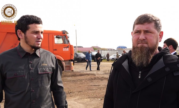 Рамзан Кадыров вместе с мэром Грозного ознакомился с ходом работ в центральной части столицы