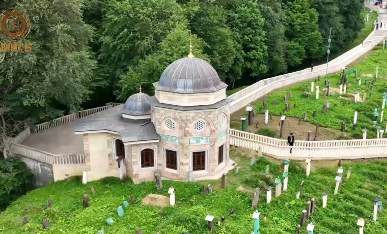 Рамзан Кадыров посетил зиярт матери Великого Эвлия Кунта-Хаджи Кишиева - Хеды