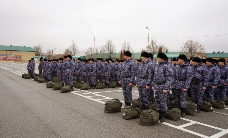 Ряды Росгвардии пополнило 100 призывников из Чеченской Республики