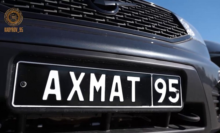 Глава ЧР передал 2-м новым батальонам им. Шейха Мансура и Байсангура Беноевского военную технику