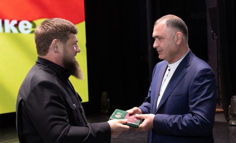 С днем рождения Рамзана Кадырова поздравил Президент Южной Осетии Алан Гаглоев